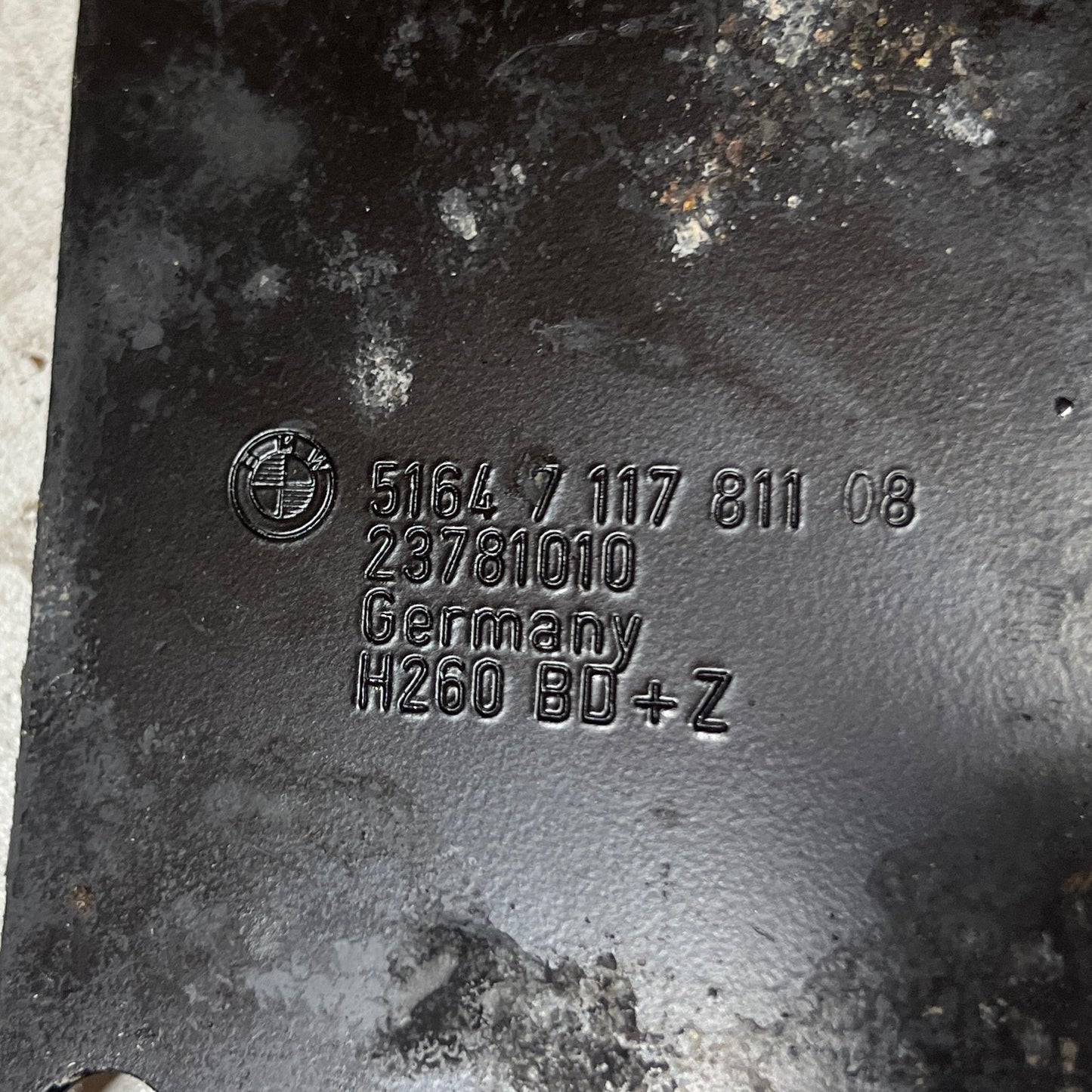 BMW 1 3 Series E81 E92 E93 M3 Front Left N/S Radiator Support Bracket 7117811