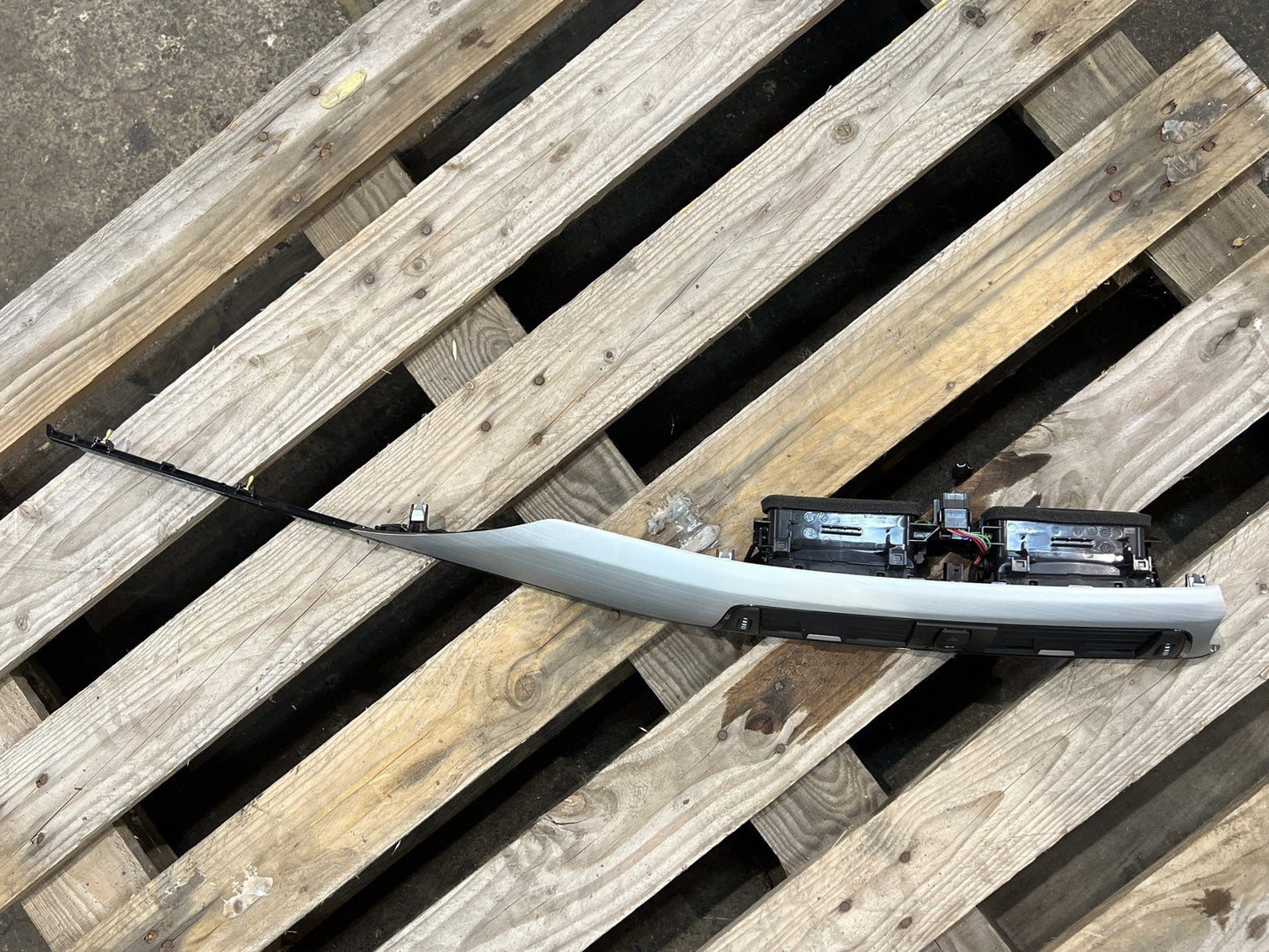 BMW F30 F31 F32 F33 F34 F36 Dashboard Trim panel aluminum trim panel 6827342