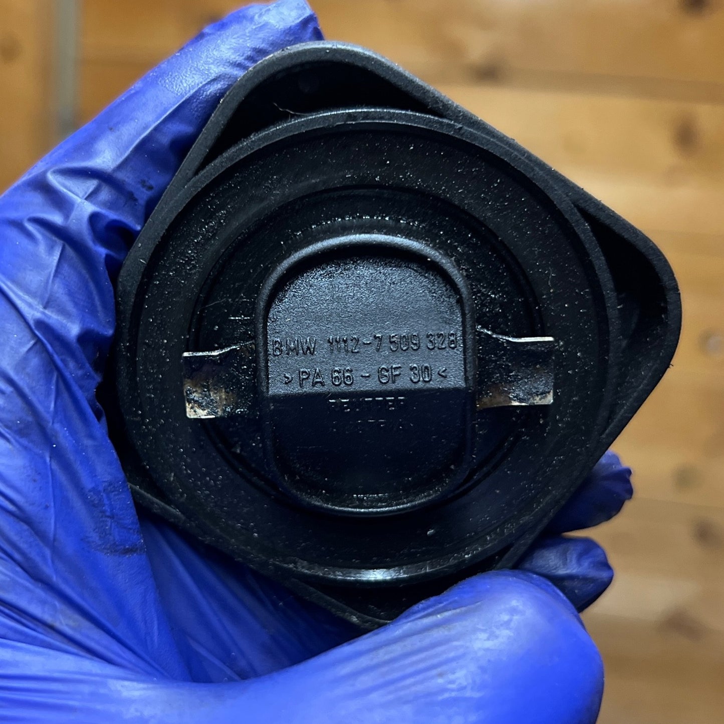 BMW X3 X5 E53 E60 E65 E83 E87 E90 Engine Oil Filler Cap 7509328