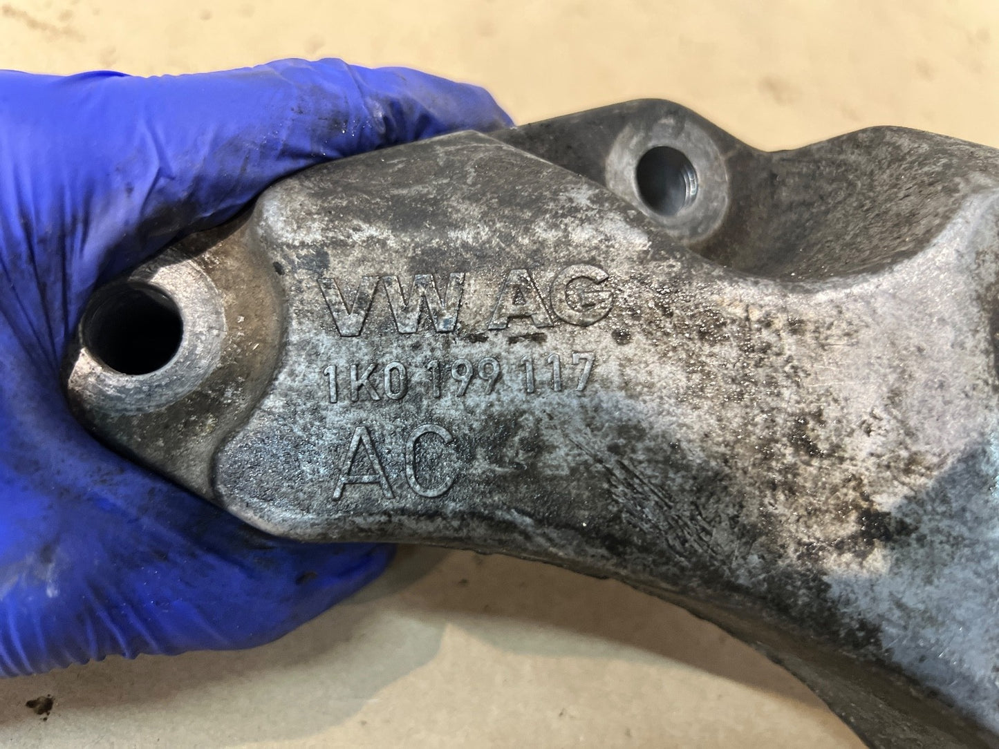 VW AUDI SEAT SKODA 2013-2017 FRONT LEFT PASSENGER ENGINE MOUNT 1K0199117