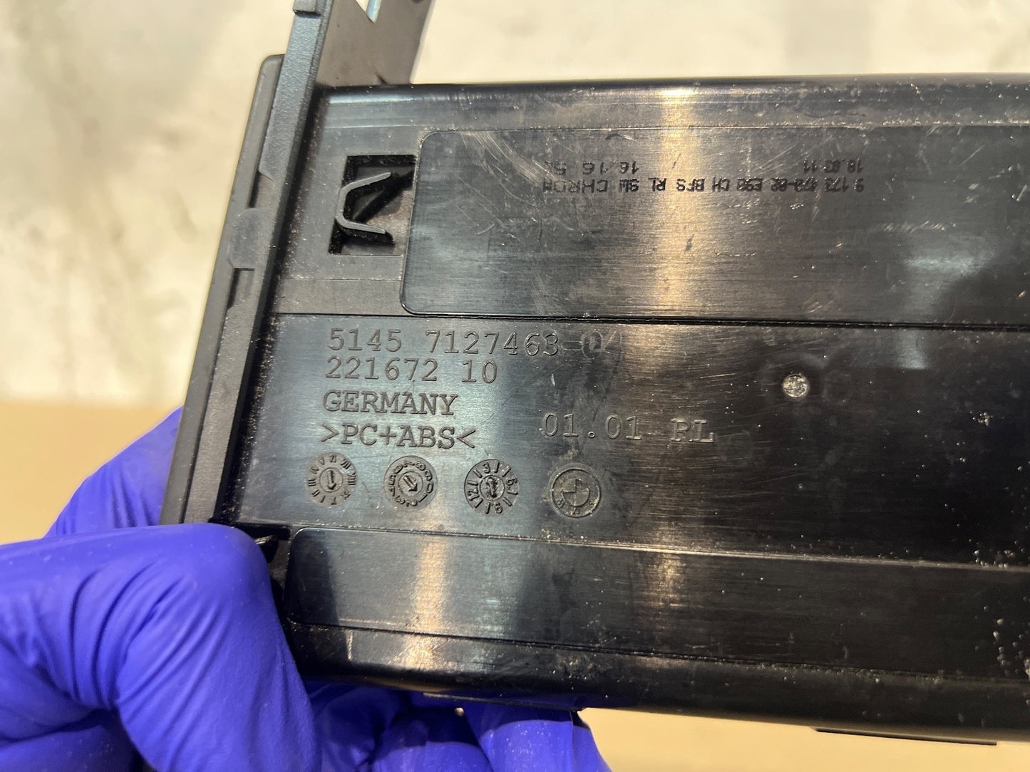 GENUINE BMW 3 SERIES E90 E91 E92 E93 PASSENGER SIDE CUP HOLDER LEFT LCI 7127463