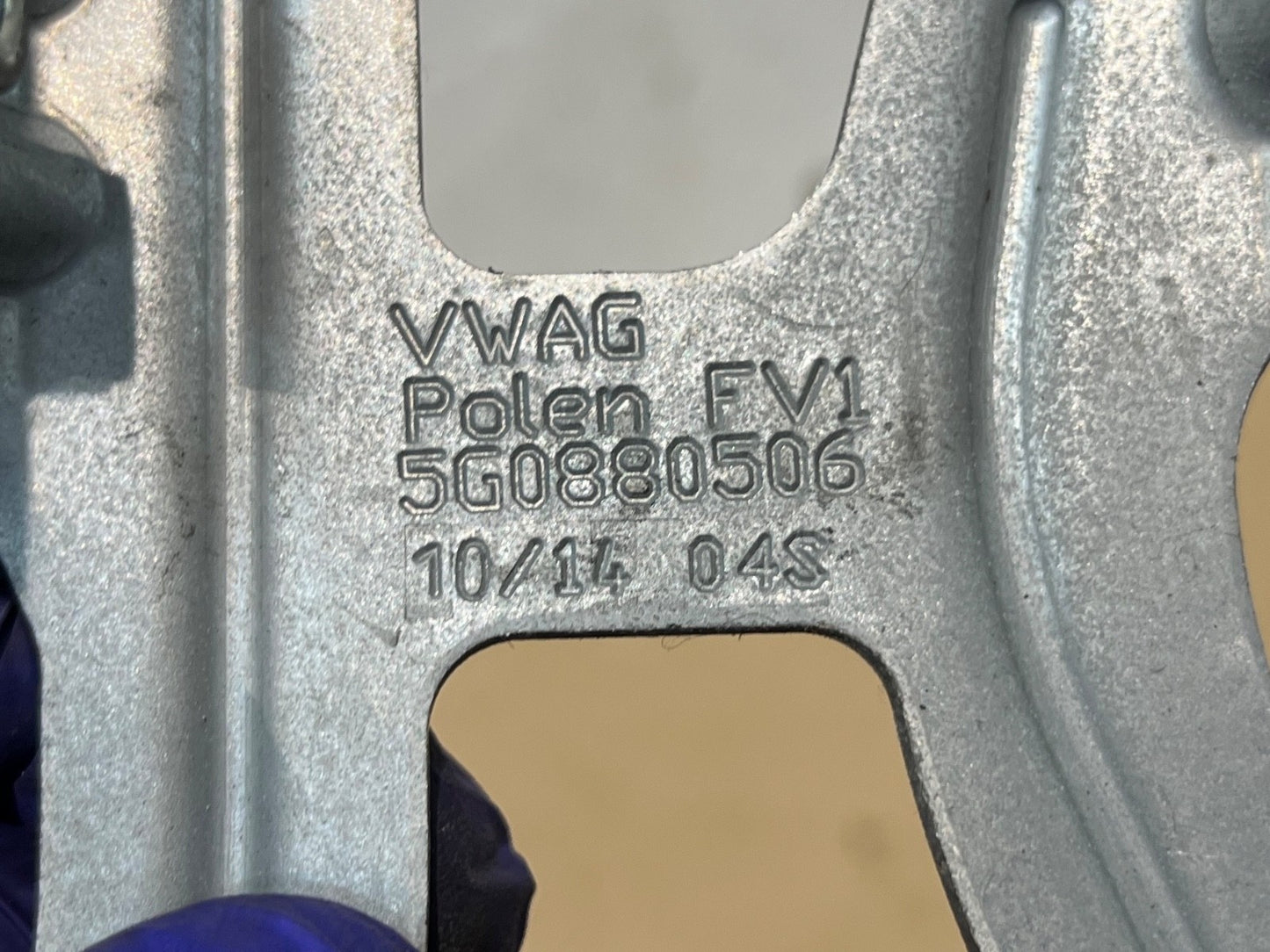 Volkswagen GOLF MK7 2012-2020 RIGHT O/S ABAG RETAINING PLATE HOLDER 5G0880506