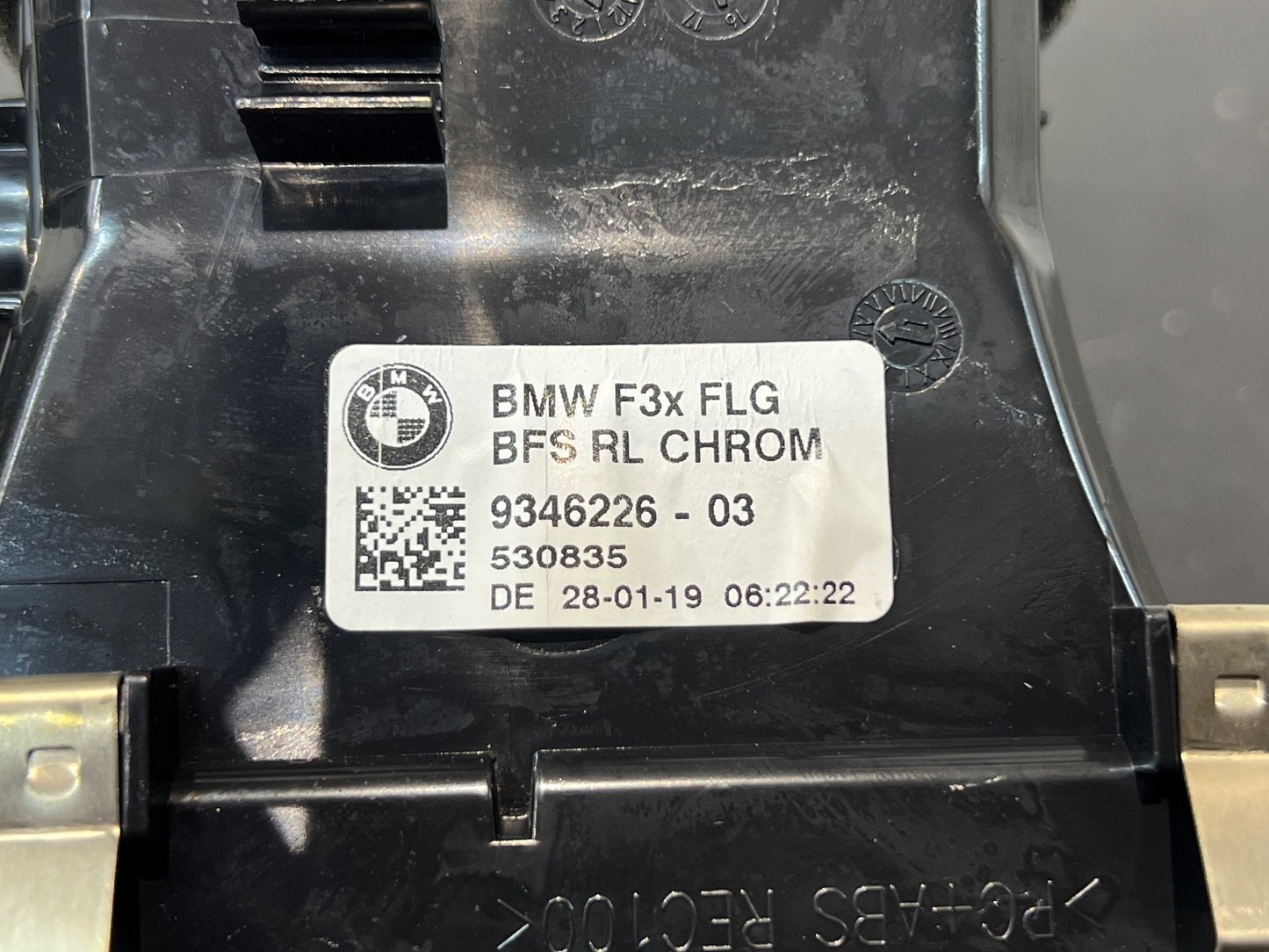 BMW F30 F31 F32 F33 F34 F36 Passenger Side Left Dashboard Air Vent 9346226