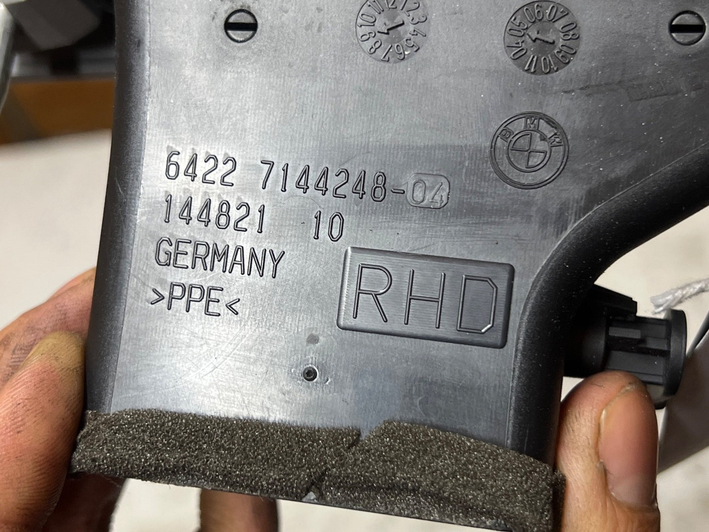 BMW E90 E91 E92 3 SERIES DRIVERS (O/S) DASHBOARD AIR VENT 7144248