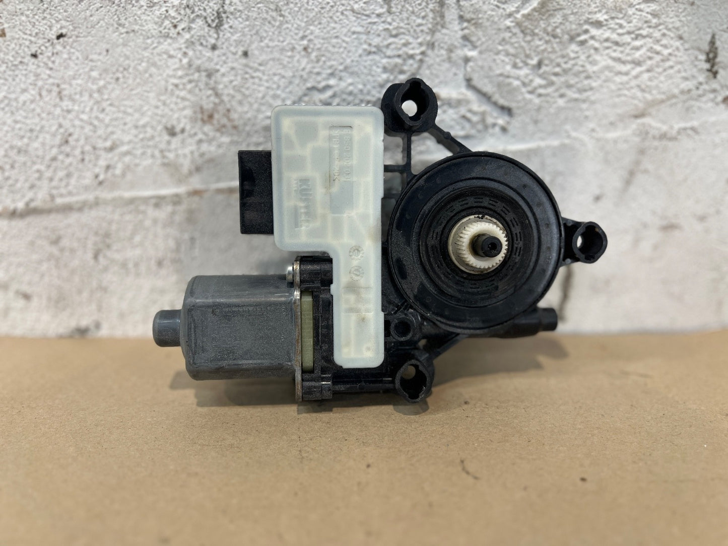 13-19 Genuine Volkswagen Audi Seat Skoda PASSENGER REAR WINDOW MOTOR 5Q0959801B