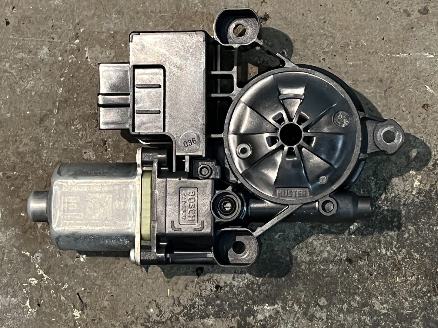 VW AUDI SEAT SK Offside Front Window Lift Motor 5Q0959812A Used - Fits 2013-2020