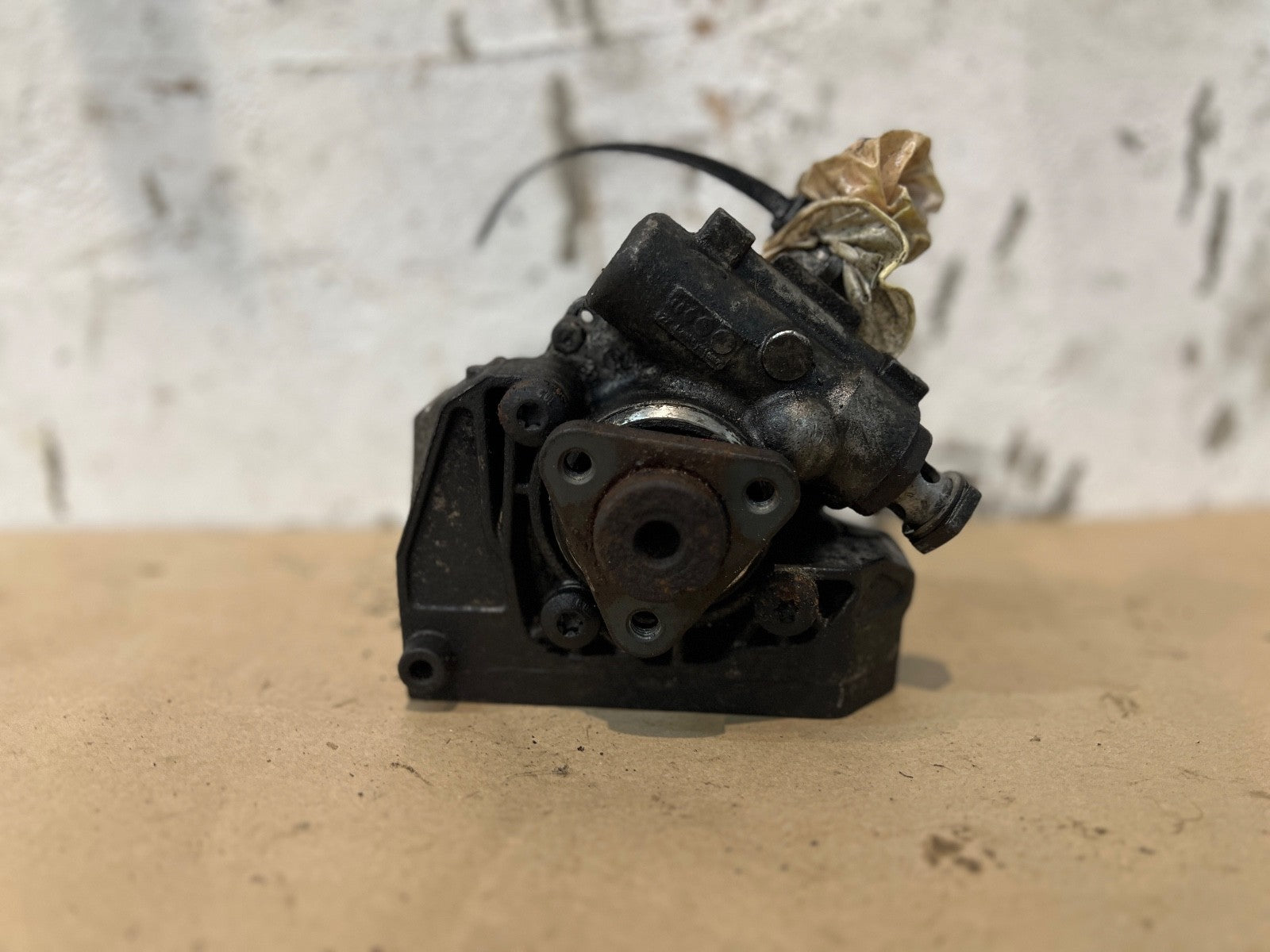 BMW 5 Series E60 E61 M57 3.0 Diesel Power Steering Pump 96209 7693974