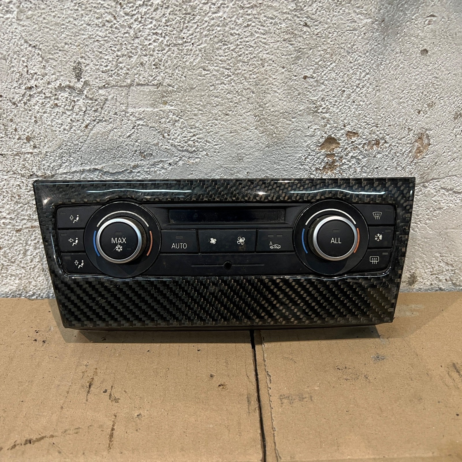 BMW E81 E87 E90 E91 E92 Control Unit Automatic Air Conditioning Module 9221853