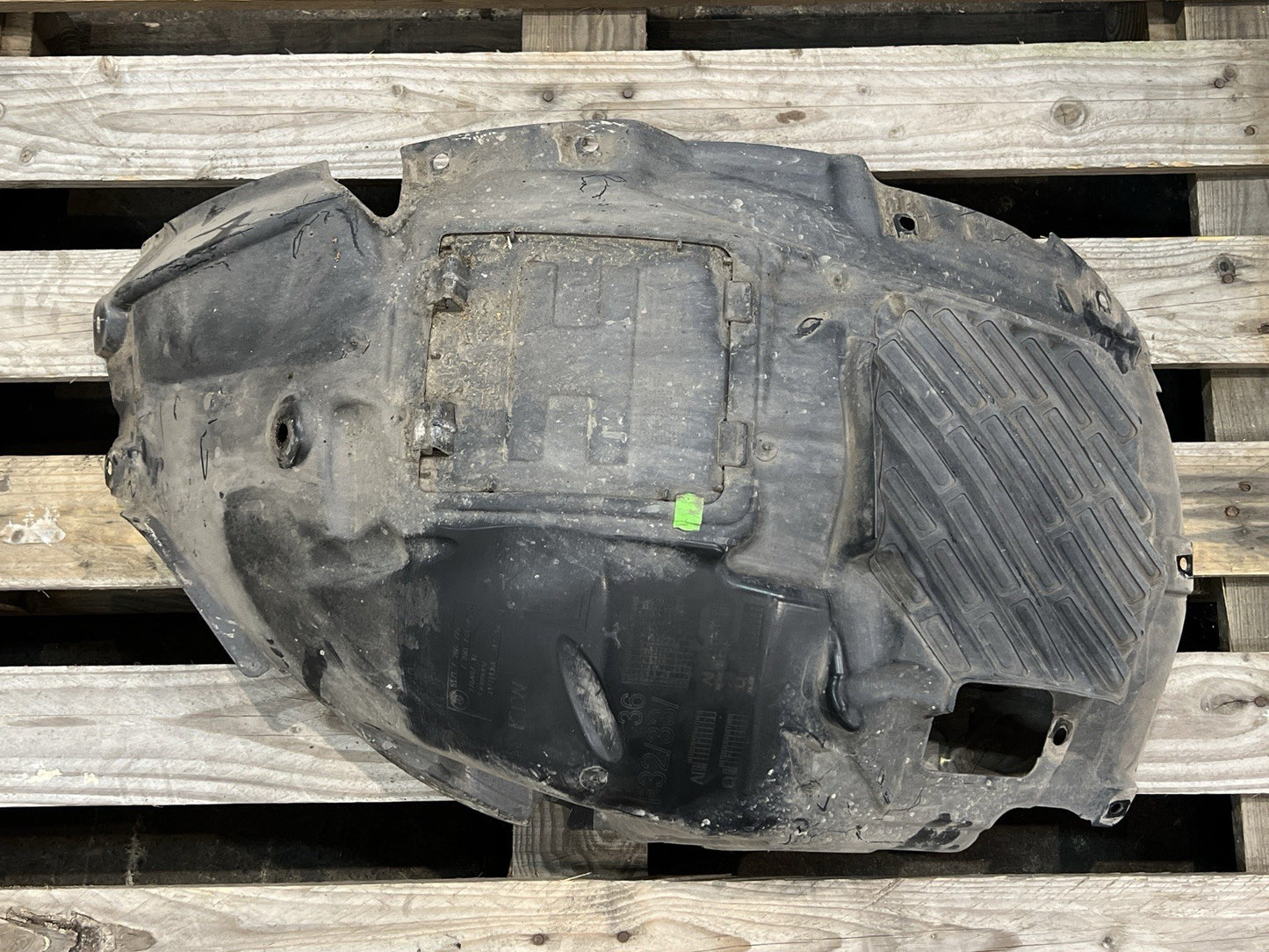 BMW Passenger N/S Left Front Wheel Arch Wing Liner 4 Series F32 F33 F36 7260729