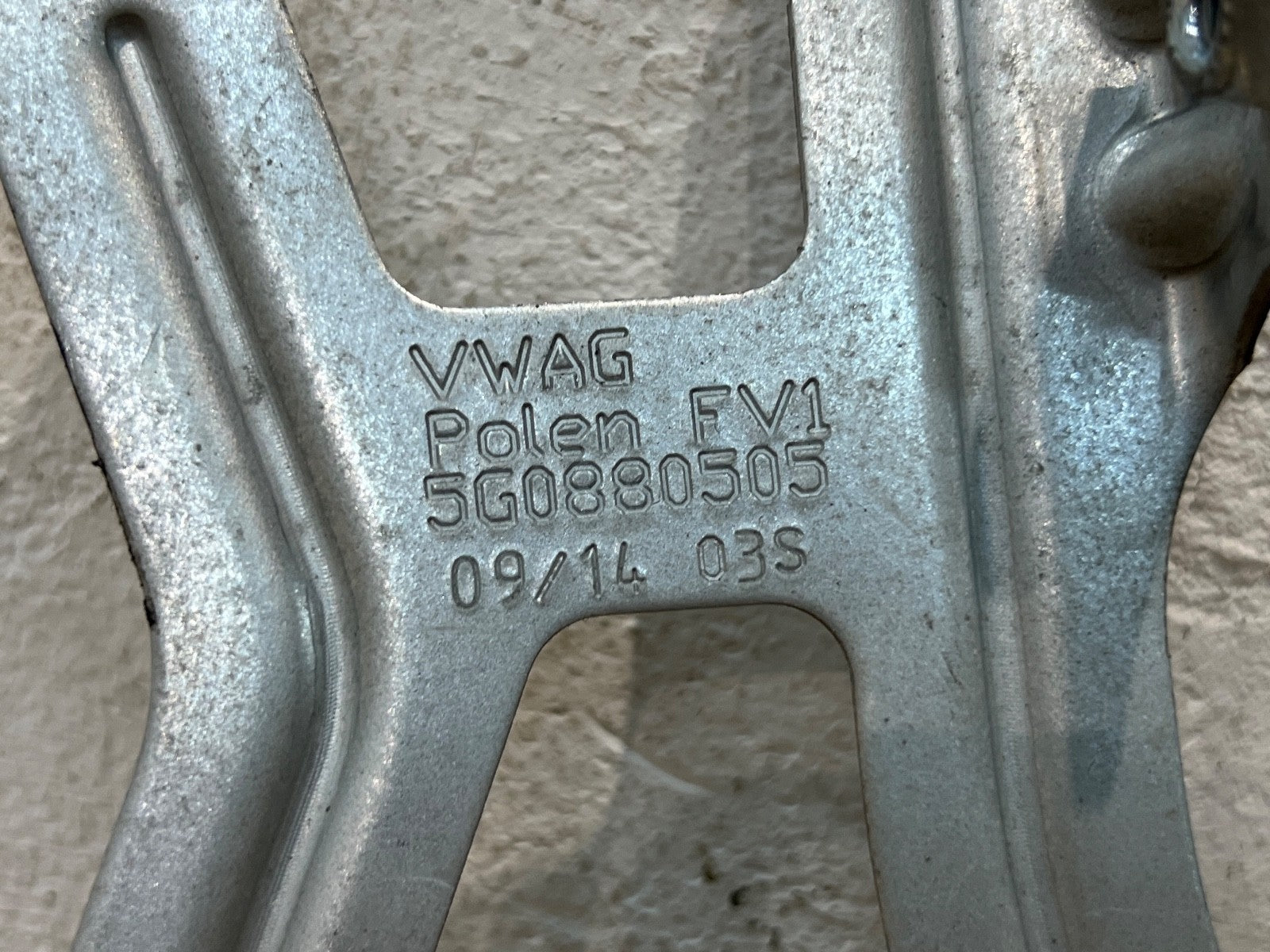 Volkswagen GOLF MK7 2012-2020 LEFT N/S ABAG RETAINING PLATE HOLDER 5G0880505