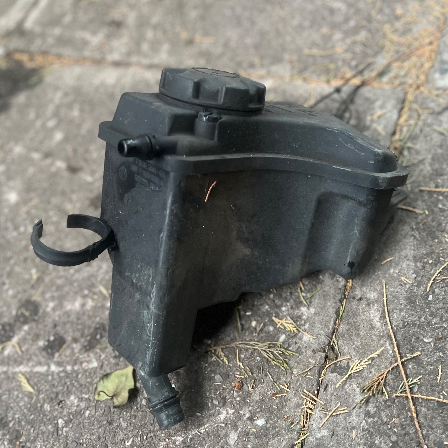 BMW 1 3 5 SERIES ENGINE COOLANT EXPANSION TANK RESERVOIR 7804890 E90 E60 E83 E70