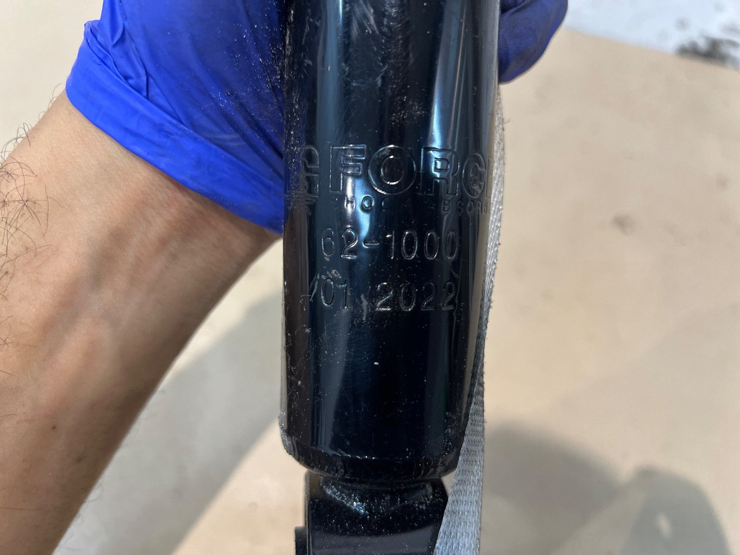 NEW VOLKSWAGEN GOLF MK5 2003-2009 REAR SHOCK ABSORBERS SHOCKS DAMPER