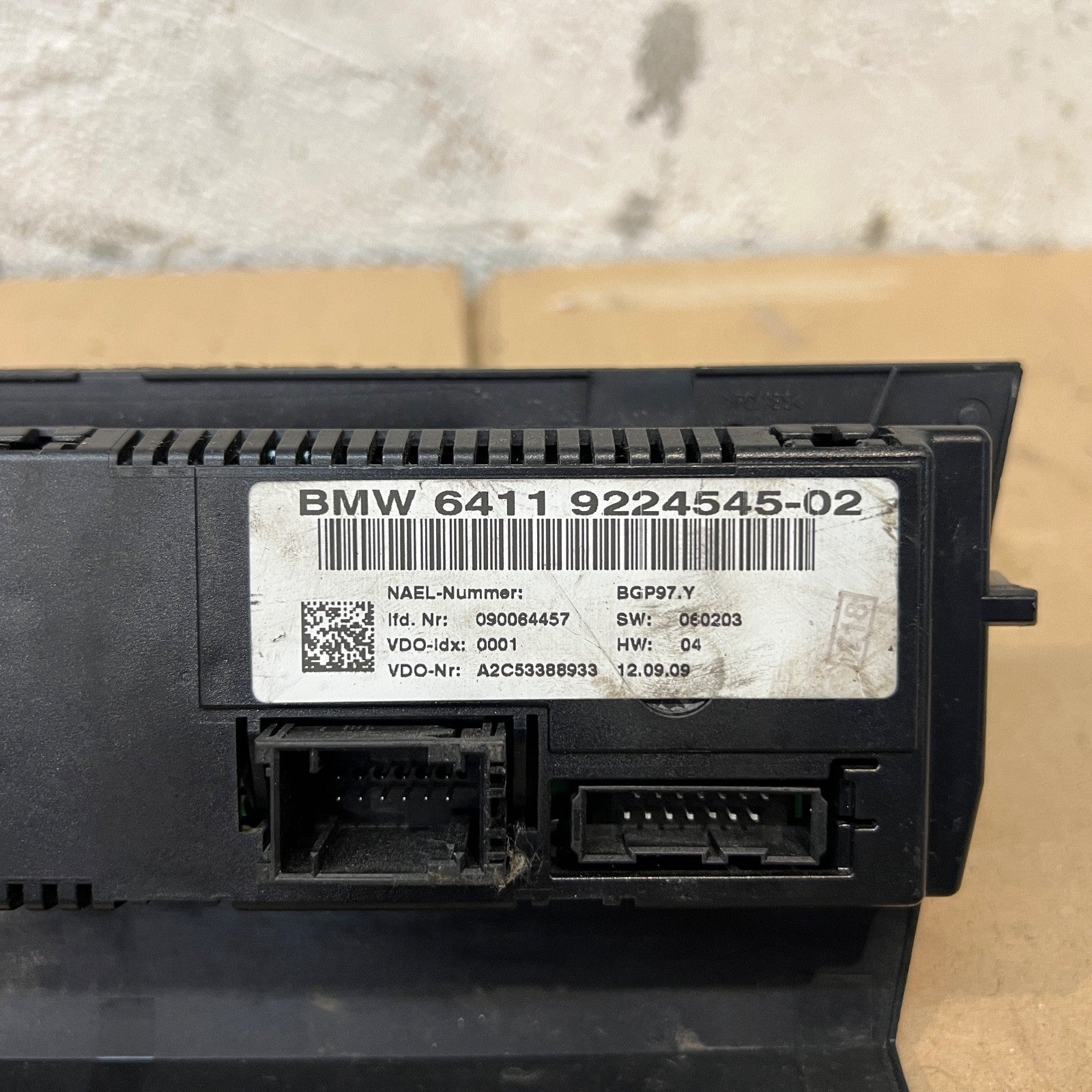 BMW E81 E87 E90 E91 E92 Control Unit Automatic Air Conditioning Module 9221853