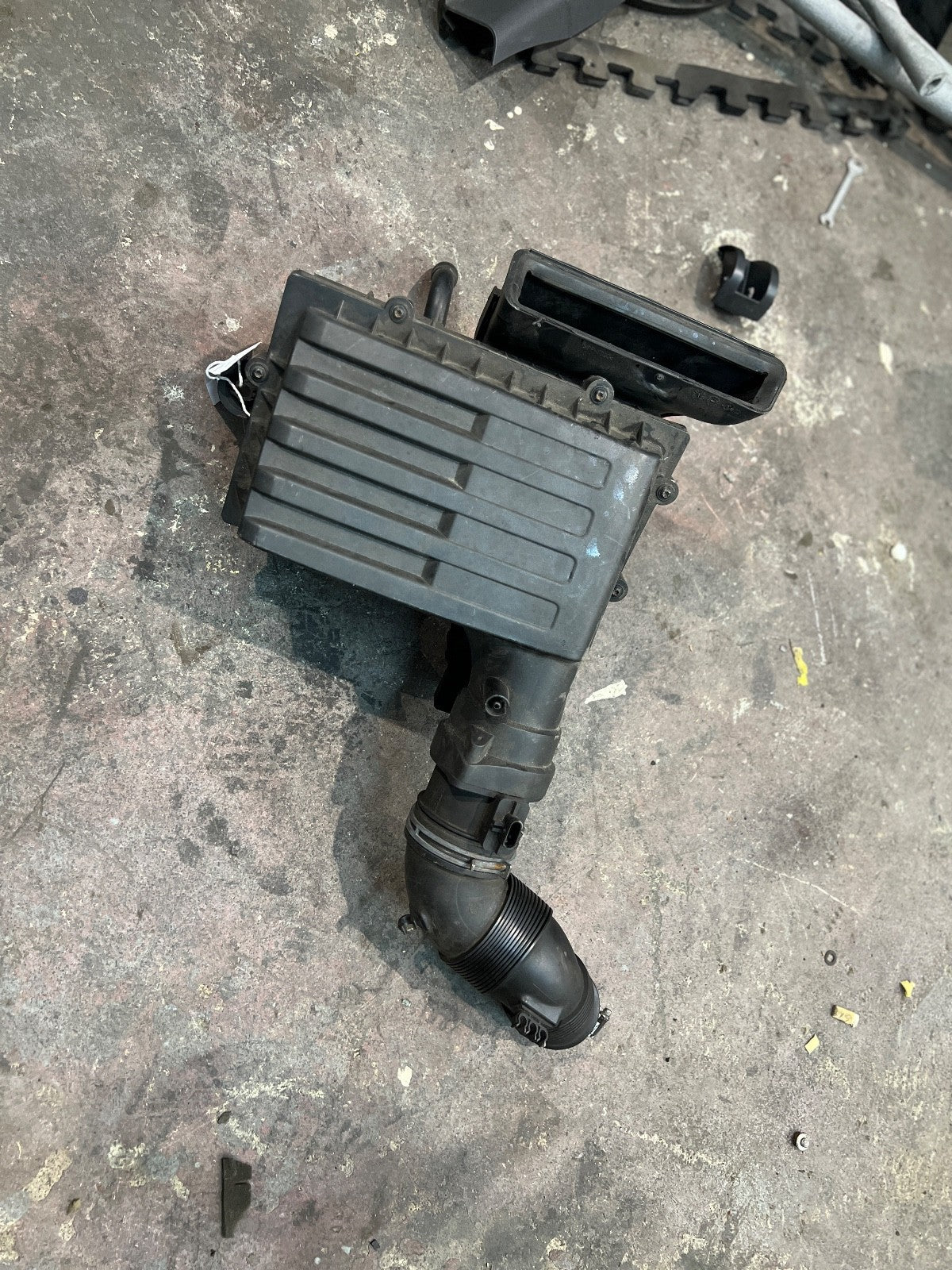 2003-2008 Volkswagen Seat Skoda Audi Intake Air Intake Airbox ZSB50019601AC