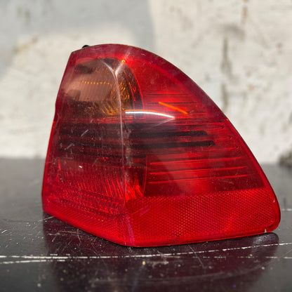 BMW 3 SERIES E91 TOURING 2005-2008 PRE LCI DRIVERS RIGHT REAR TAIL LIGHT 7160062
