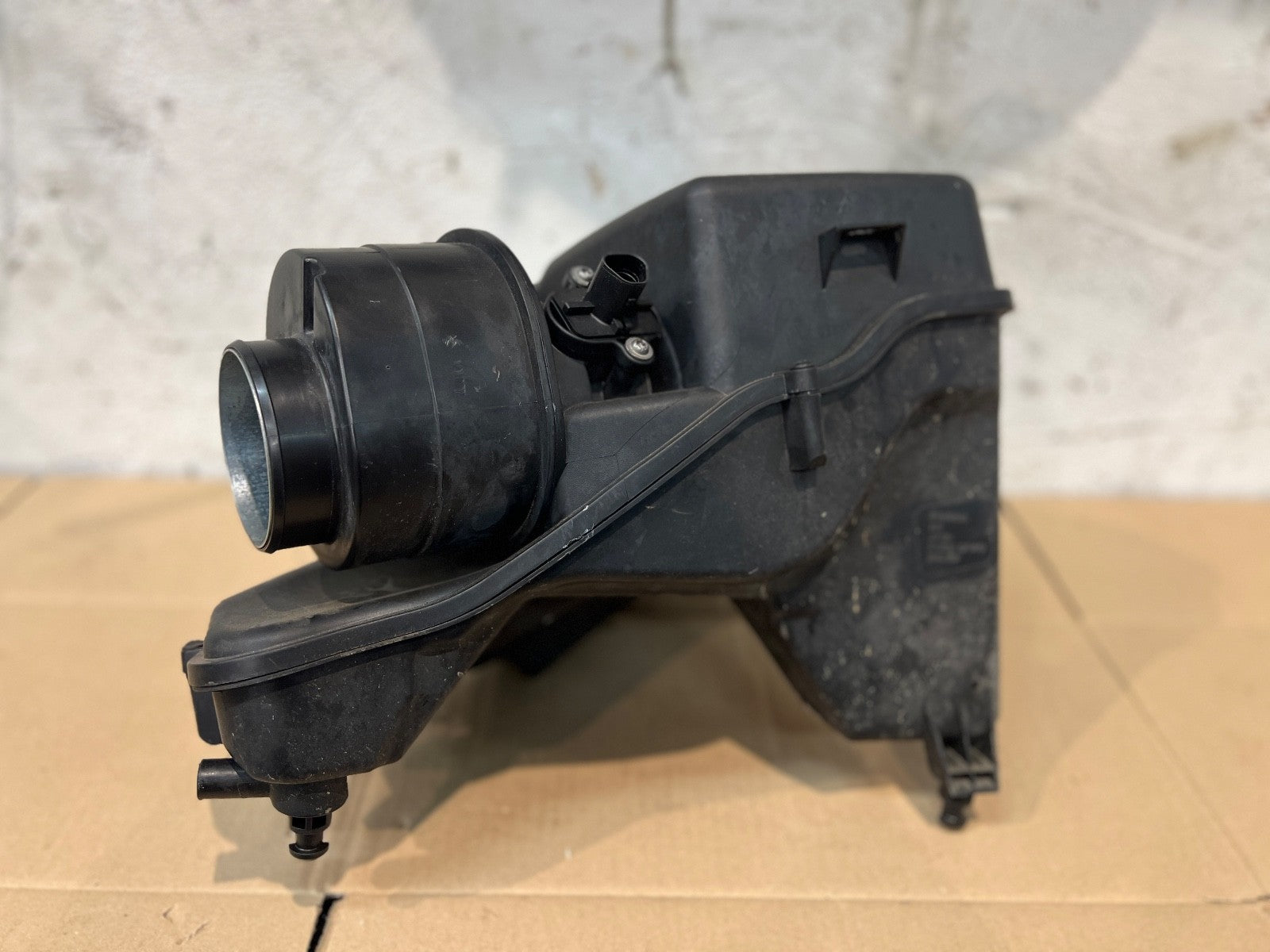 16-21 Vauxhall Astra K MK7 Air Filter Housing Box with MAF 1.6 Diesel 42496318