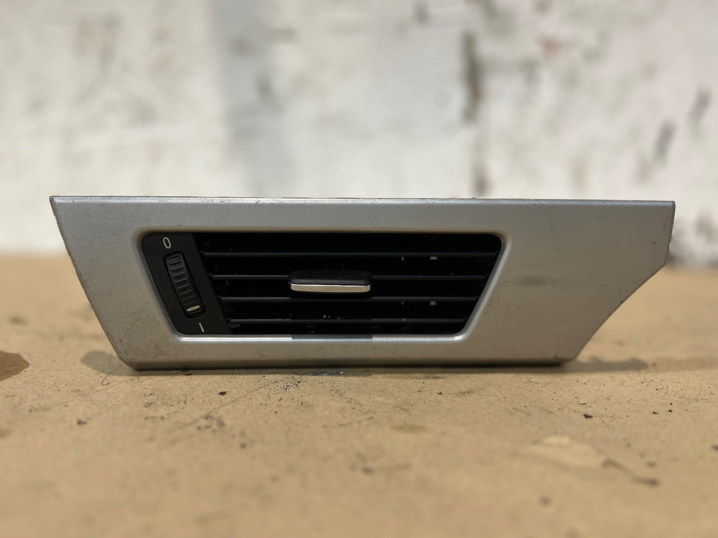 BMW 3 SERIES E90 2005-2013 Right Drivers Front Dash Heater Air Vent 9130466