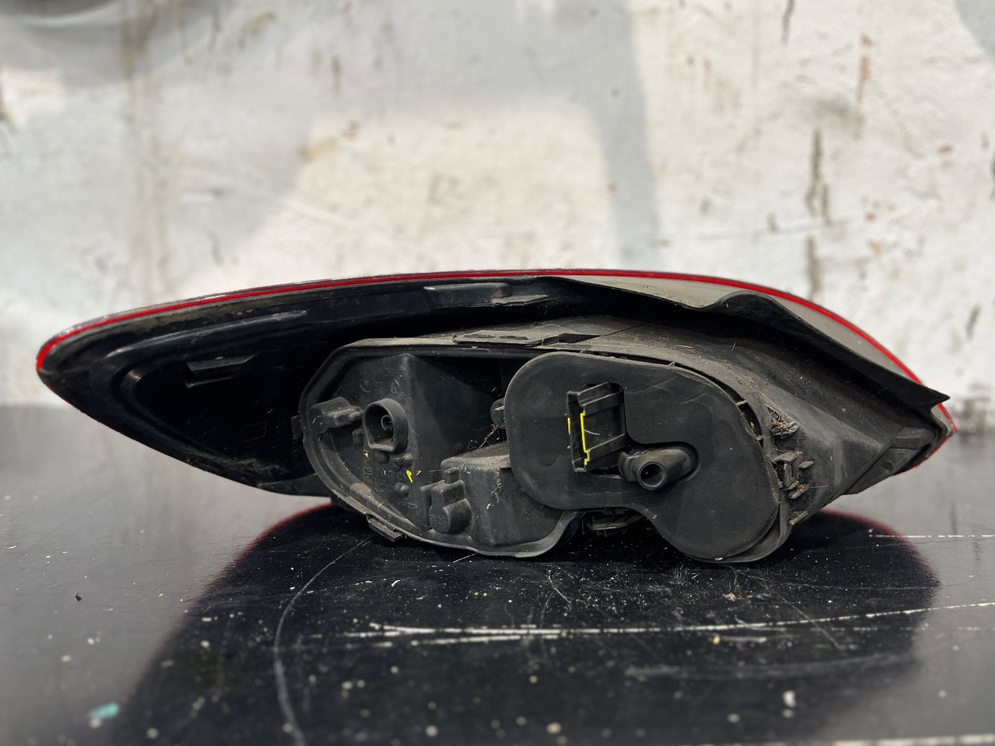 Volkswagen Scirocco Mk3 Rear Tail Light Lamp Right O/S Drivers 08-14 1k8945096m