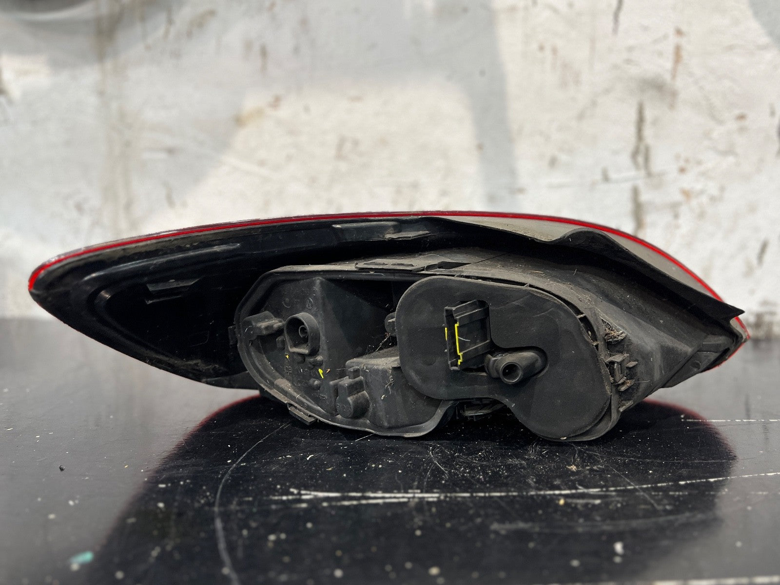 Volkswagen Scirocco Mk3 Rear Tail Light Lamp Right O/S Drivers 08-14 1k8945096m