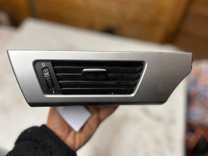 BMW E90 E91 E92 3 SERIES DRIVERS (O/S) DASHBOARD AIR VENT 7144248