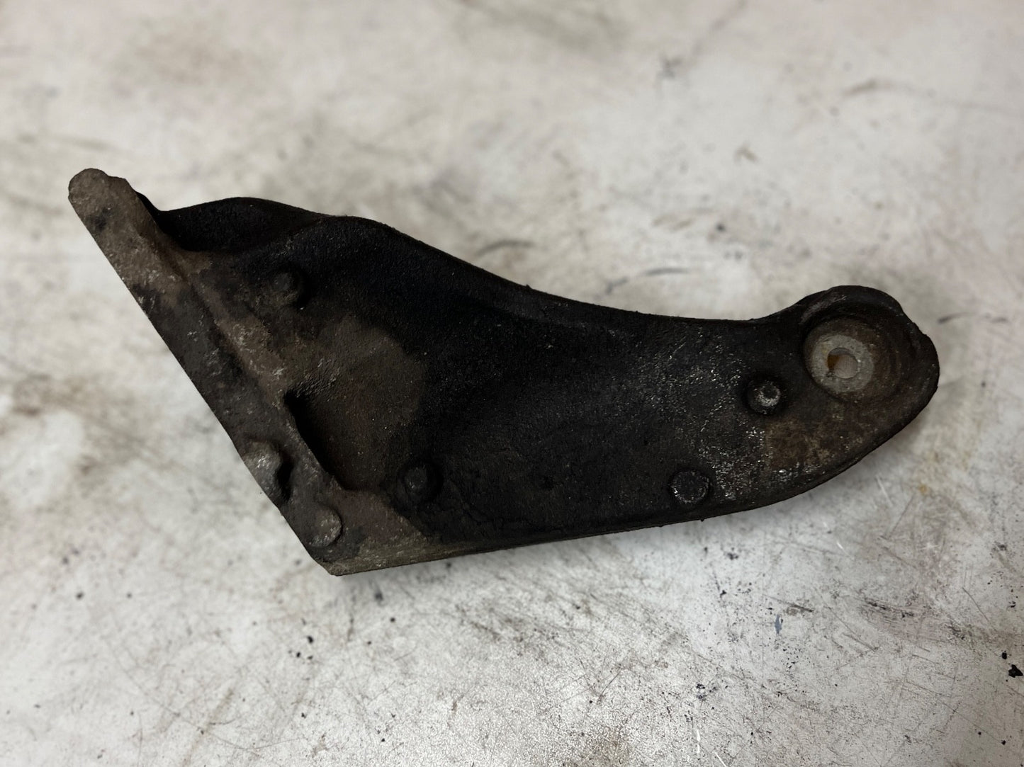 BMW Driver O/S Engine Support Bracket M57N2 3 Series E90 E91 E92 E93 6760320