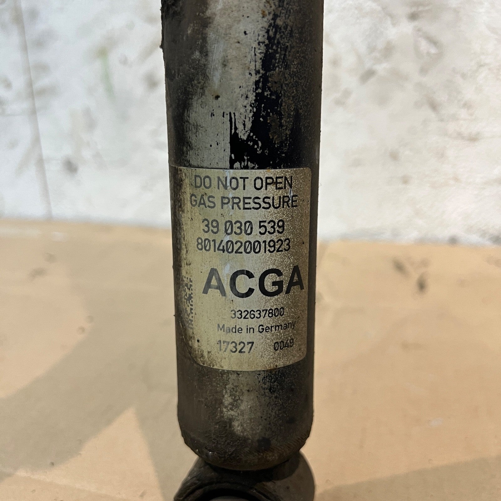 X2 2016-2021 VAUXHALL ASTRA MK7 1.6 DIESEL REAR SHOCK ABSORBERS PAIR  39030538