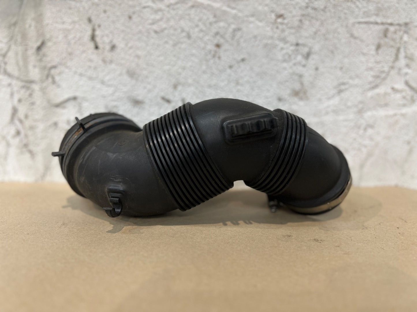 Audi Volkswagen Seat Skoda Air Intake Pipe Hose 500129654