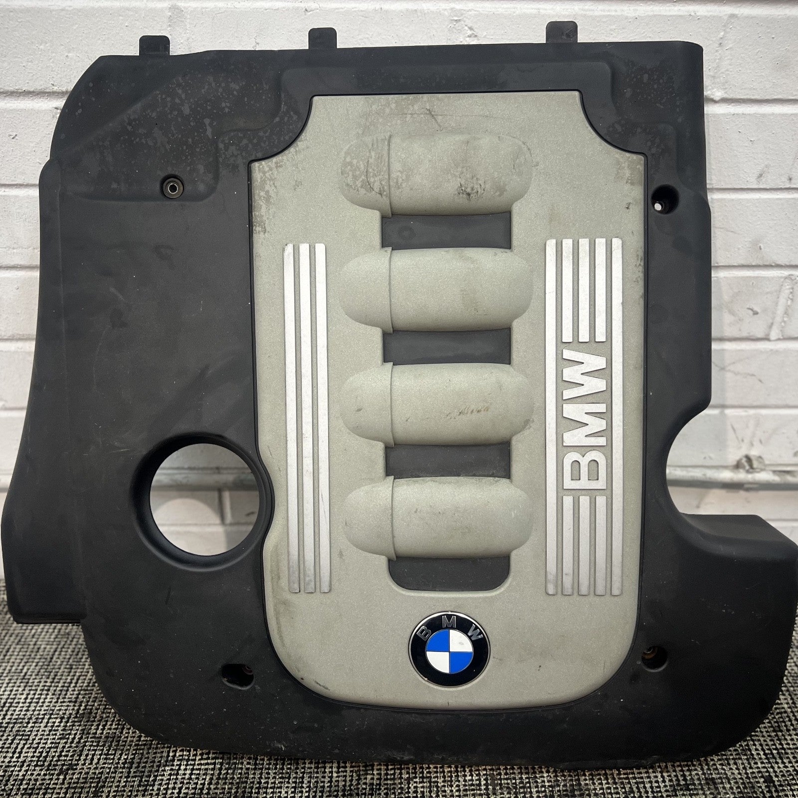 BMW 3 SERIES E90 E91 E92 E93 E60 E61 3.0 DIESEL ENGINE TOP COVER GENUINE 7789769