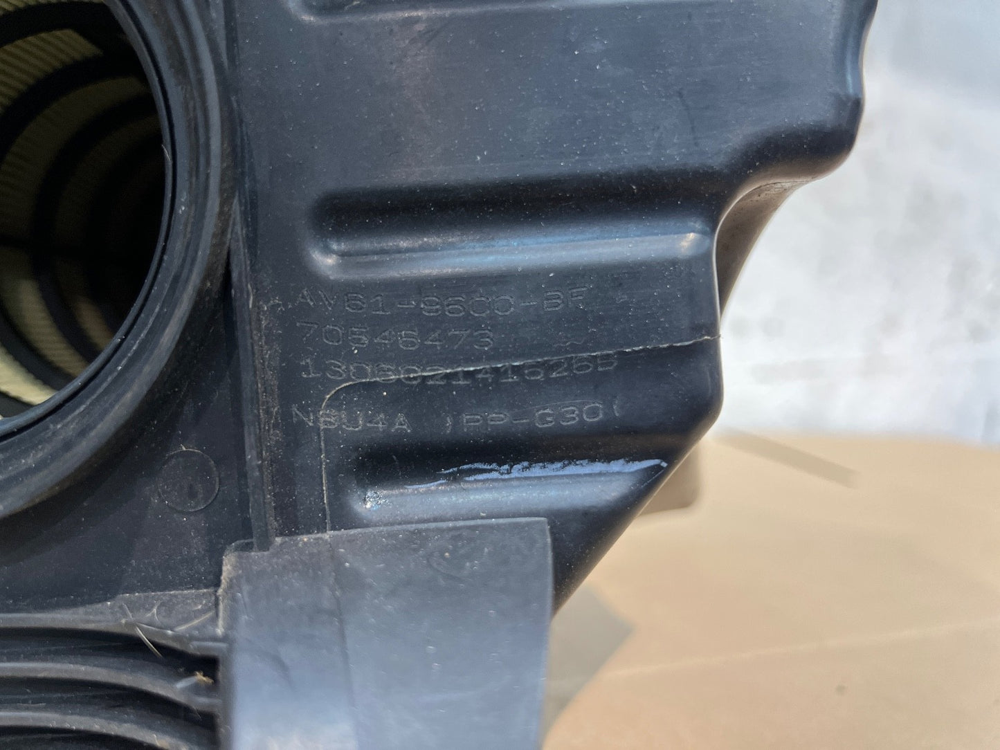 2010-2018 FORD Air Intake Filter Cleaner Box Assembly AV619600BG