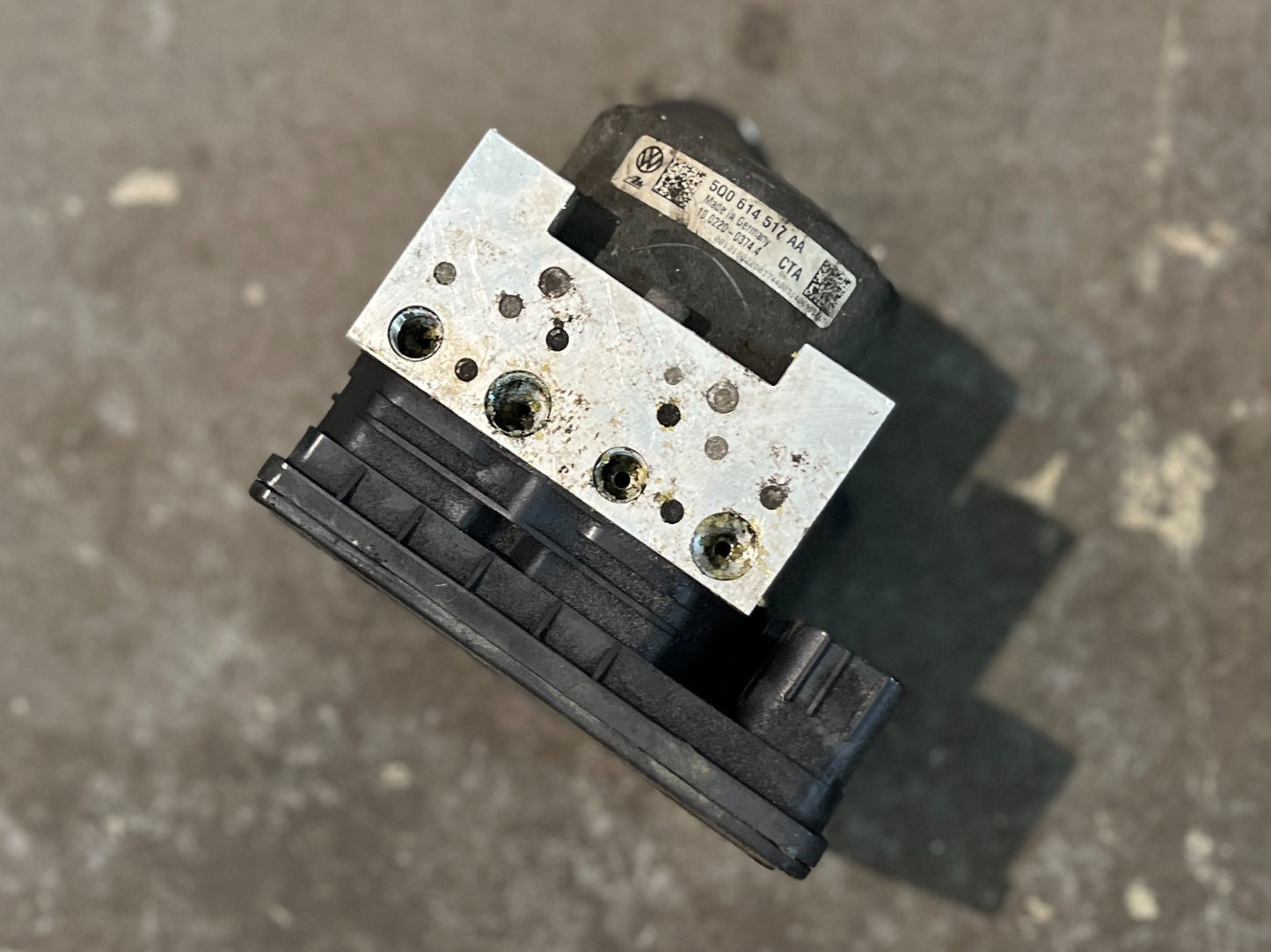 VW AUDI SEAT SKO ABS Pump Complete 5Q0614517AA 5Q0907379AB Used - Fits 2013-2020