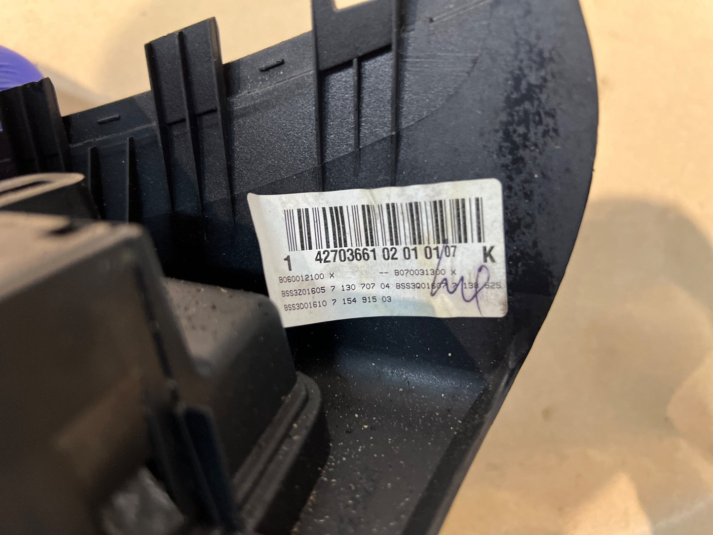 BMW 3 Series E90 E91  Rear Air Vent with Dual 12V Socket 7804171