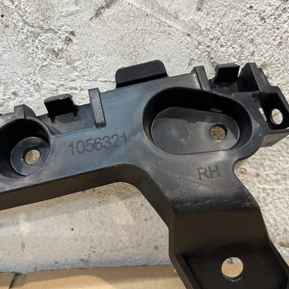 GENUINE FORD RIGHT HAND BUMPER BRACKET 1056321