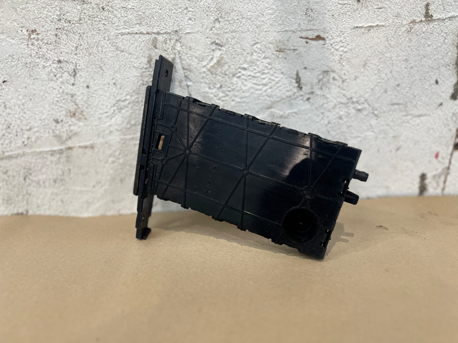 GENUINE BMW 3 SERIES E90 E91 E92 E93 PASSENGER SIDE CUP HOLDER LEFT LCI 7127463