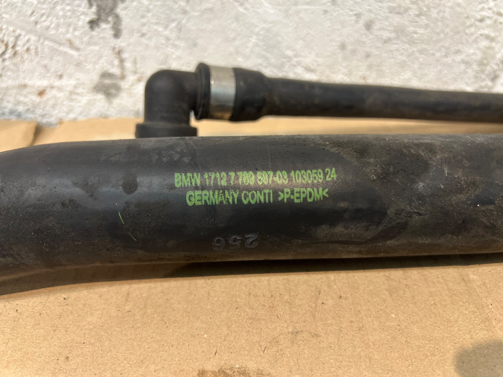 BMW 3 SERIES E92 E91 E90 E93 DIESEL ENGINE WATER COOLANT PIPE 7789587