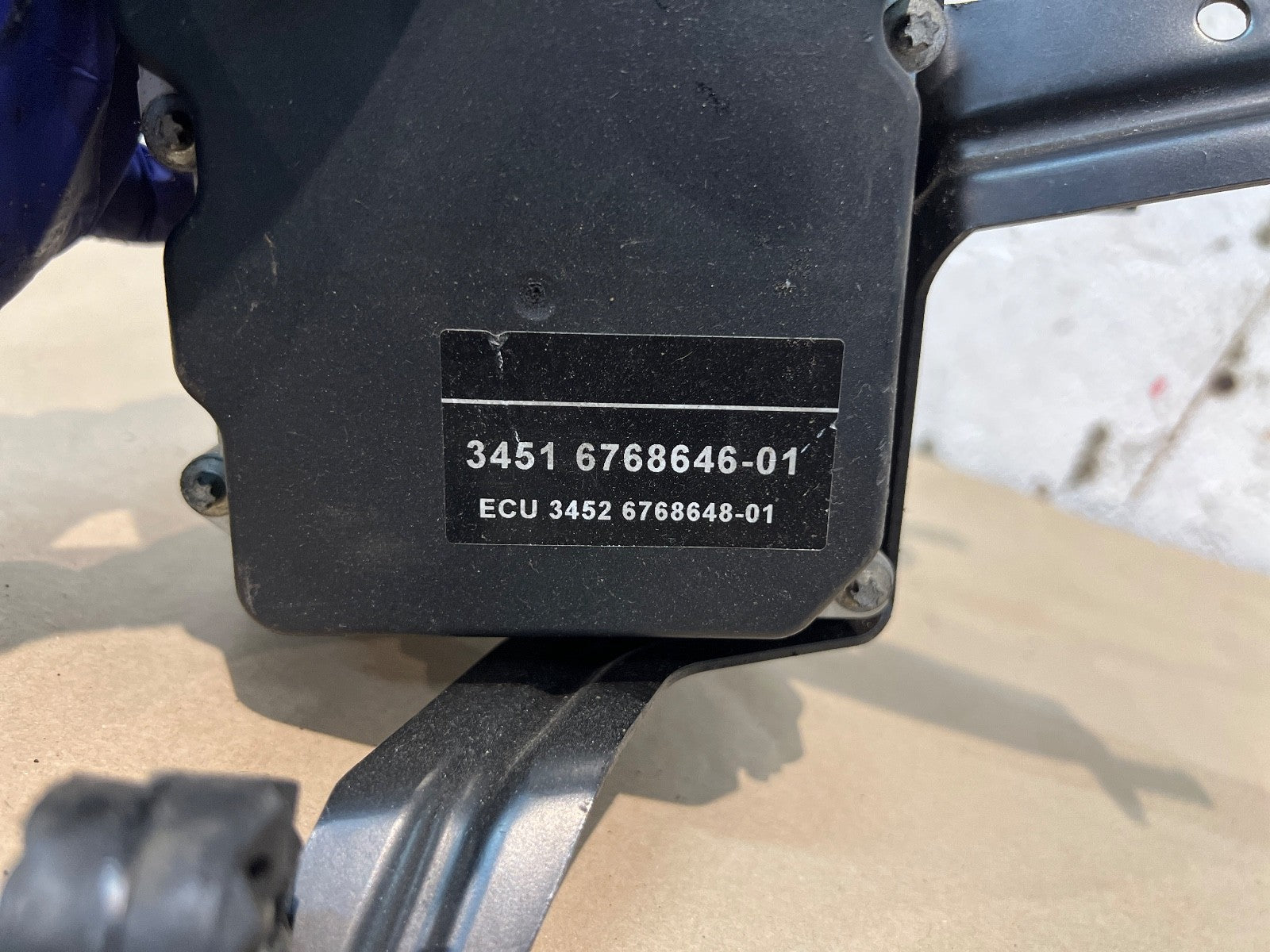 2003-2008 BMW E60 E61 5SERIES ABS PUMP DSC CONTROLLER HYDRO UNIT 6768646 6768648