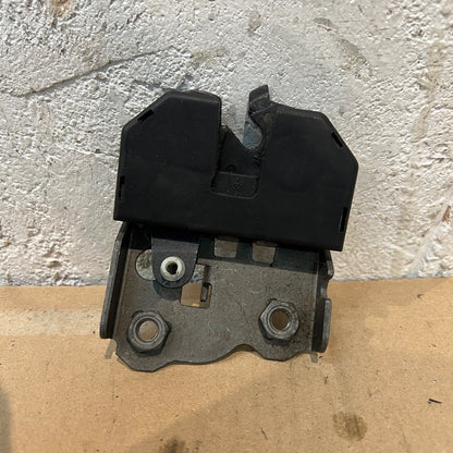 BMW 3 Series E46 Catch Rear Seat Frame Right O/S 8209036