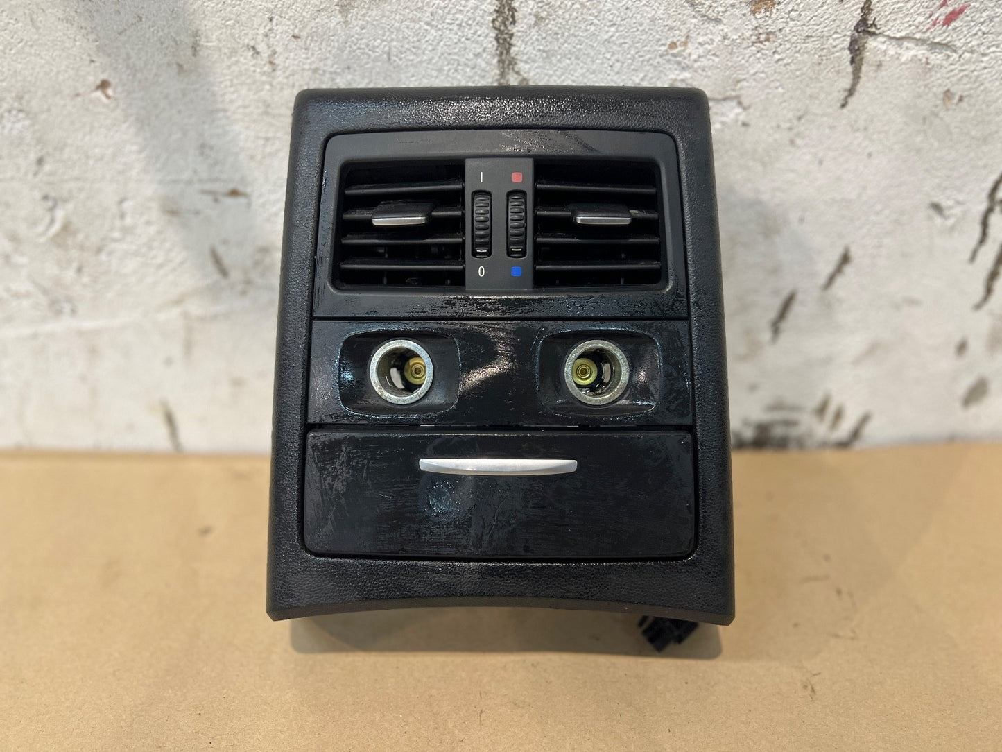 BMW 3 Series E90 E91  Rear Air Vent with Dual 12V Socket 7804171