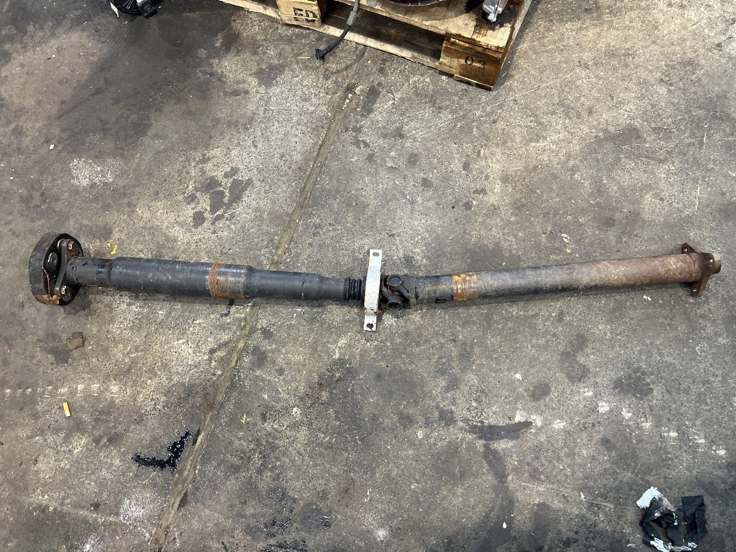 BMW E90 E91 E92 Manual Drive Shaft Propshaft 325d 330d N57 7580555