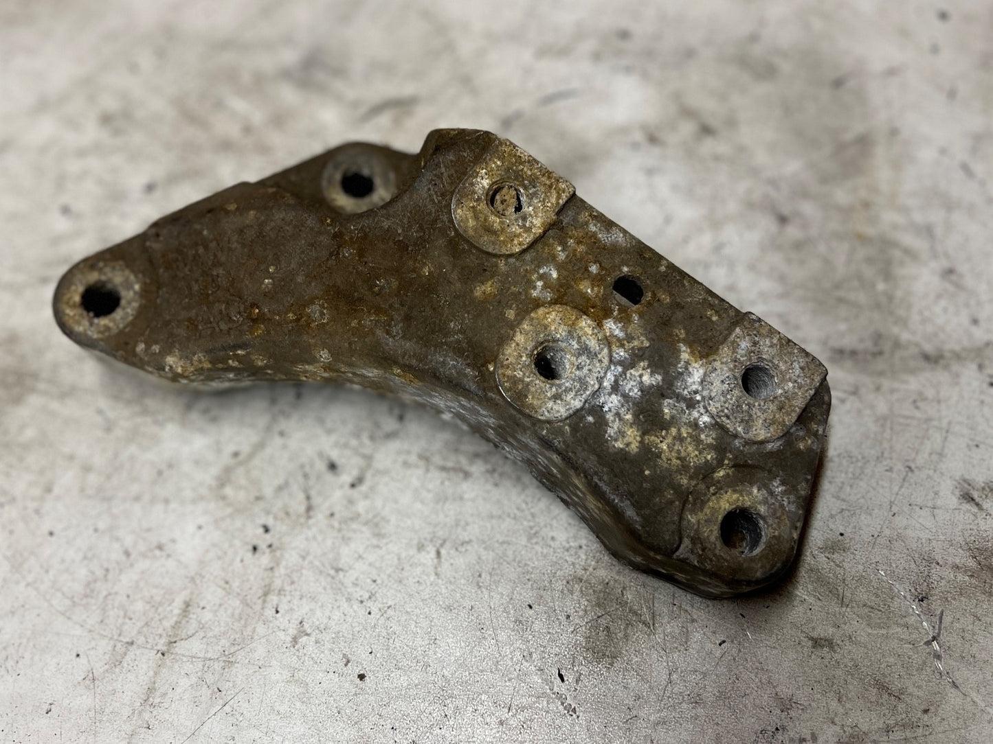 VW AUDI SEAT SKODA 2013-2017 FRONT LEFT PASSENGER ENGINE MOUNT 1K0199117