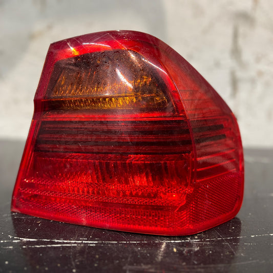 BMW E90 Saloon Rear Back Lamp Light Right Drivers Tail Back O/S 6937458