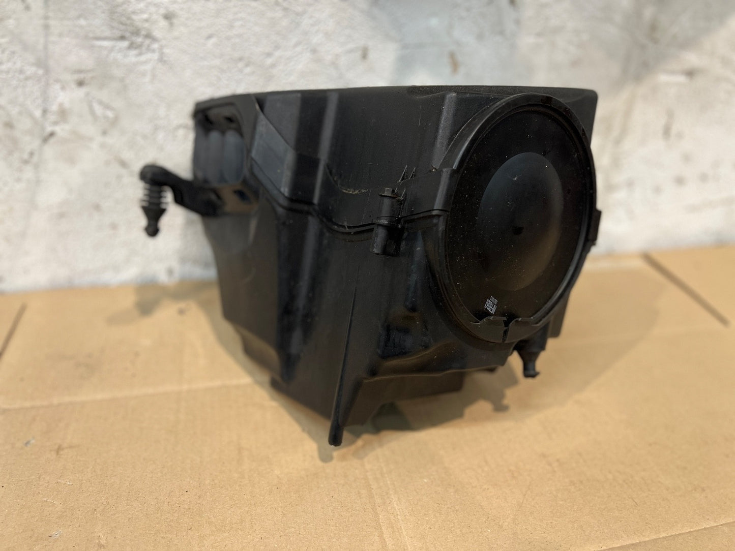 2010-2018 FORD Air Intake Filter Cleaner Box Assembly AV619600BG