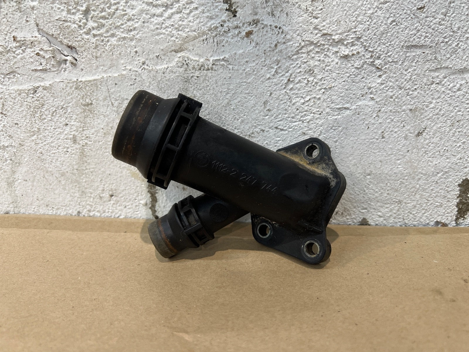 BMW 1 3 5 Series E60 E87 E90 Waterpump Thermostat Connector Flange Pipe 2247744