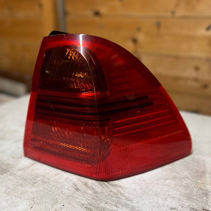 BMW 3 SERIES E91 TOURING 2005-2008 PRE LCI DRIVERS RIGHT REAR TAIL LIGHT 7160062