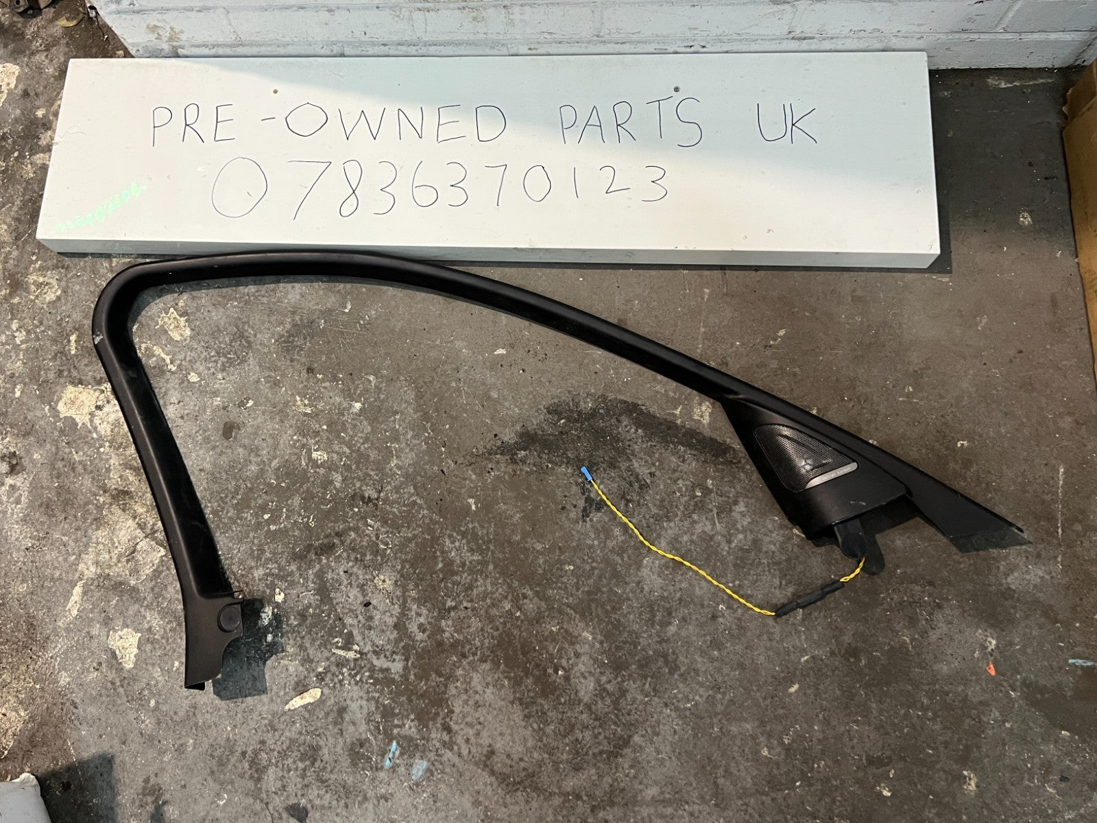 BMW F30/F31 NS Passenger Harman Hardon Window Trim w/ Tweeter 7259383 226357