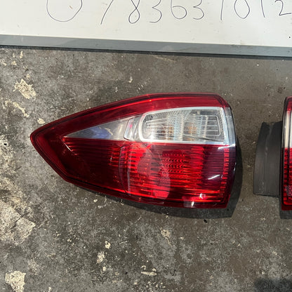 FORD C-MAX MK2 N/S PASSENGER SIDE OUTER REAR TAIL LIGHT 89502671 2010-2015 .