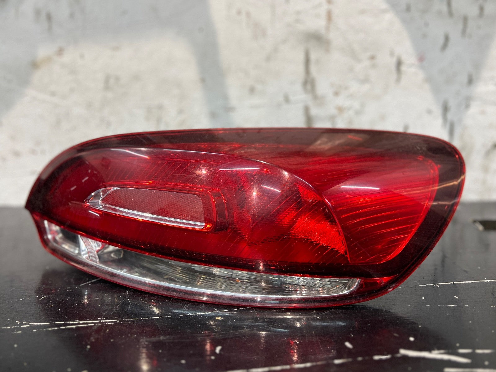 Volkswagen Scirocco Mk3 Rear Tail Light Lamp Right O/S Drivers 08-14 1k8945096m