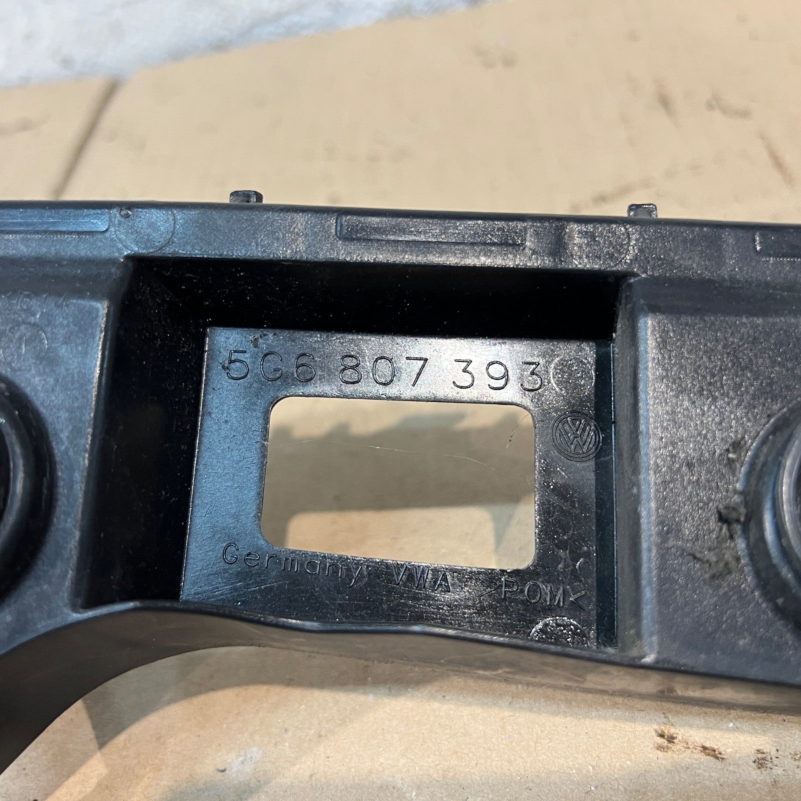 VOLKSWAGEN GOLF MK7 MK7.5 5DR HATCH REAR BUMPER BRACKET LEFT SIDE 5G6807393B