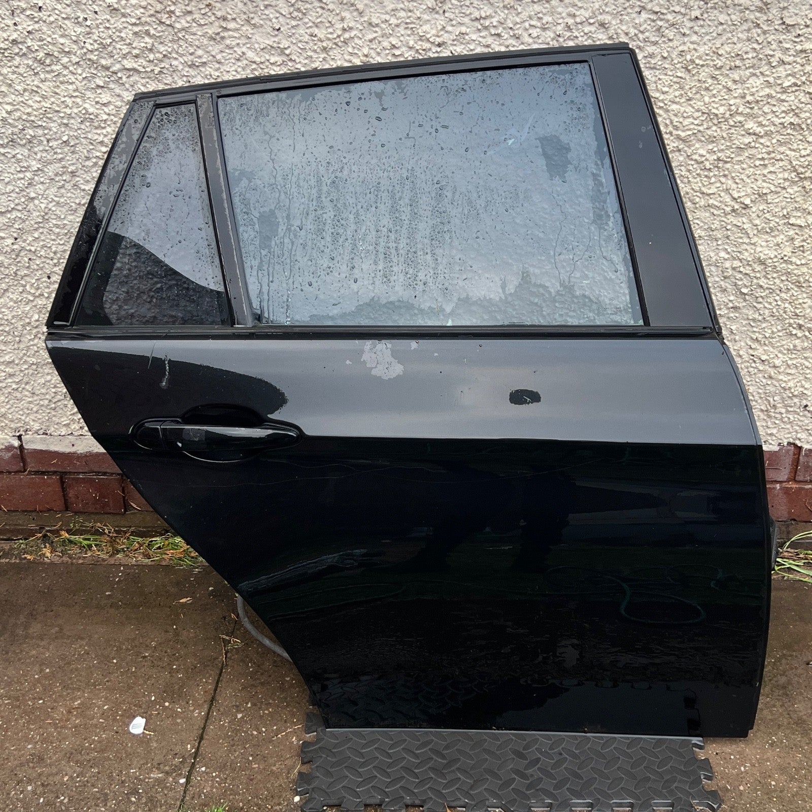 BMW 3 SERIES E91 REAR DRIVER OFFSIDE COMPLETE DOOR PANEL SAPPHIRE BLACK