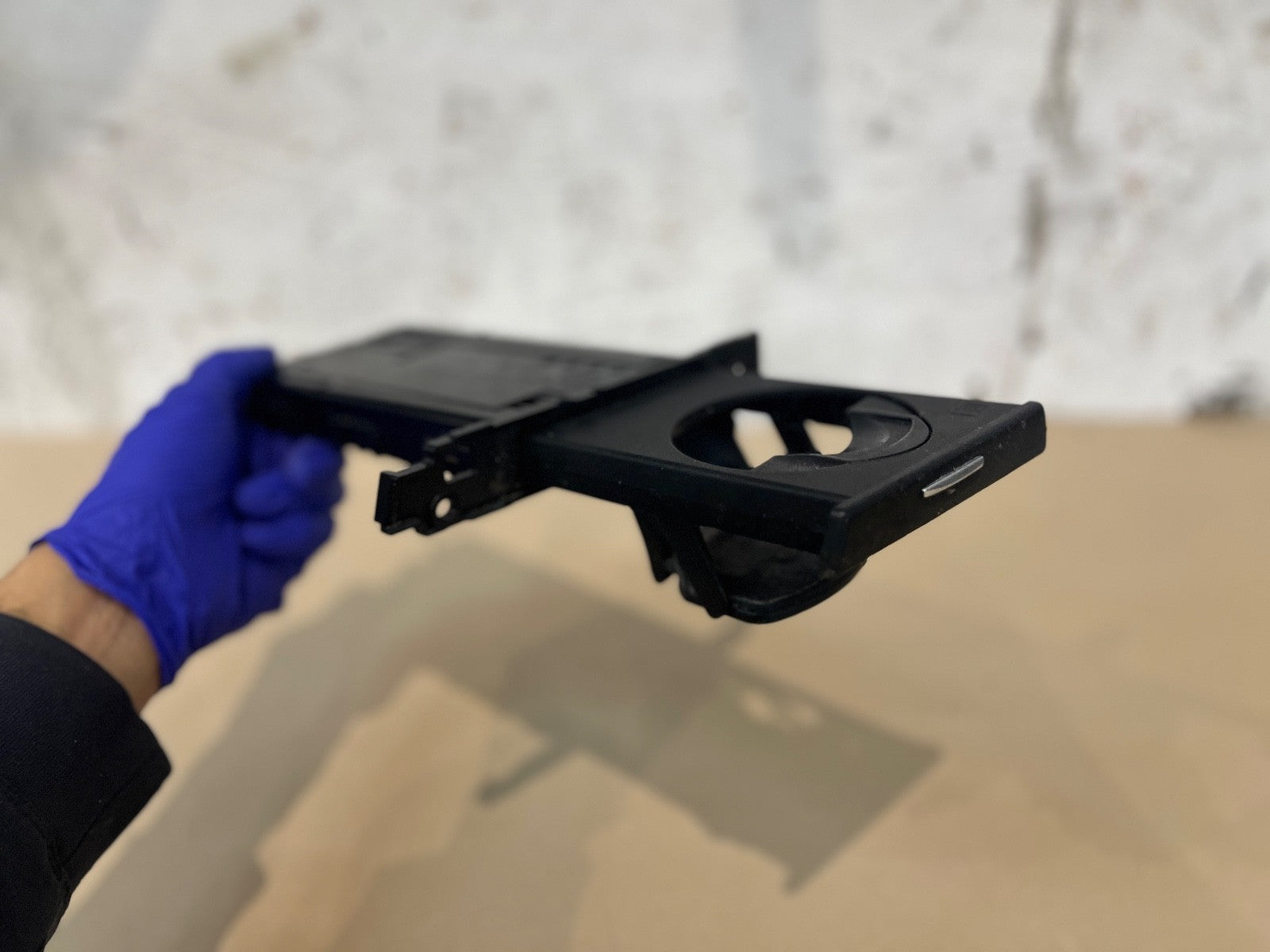 GENUINE BMW 3 SERIES E90 E91 E92 E93 PASSENGER SIDE CUP HOLDER LEFT LCI 7127463