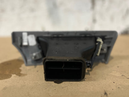 BMW 3 SERIES E90 2005-2013 Right Drivers Front Dash Heater Air Vent 9130466